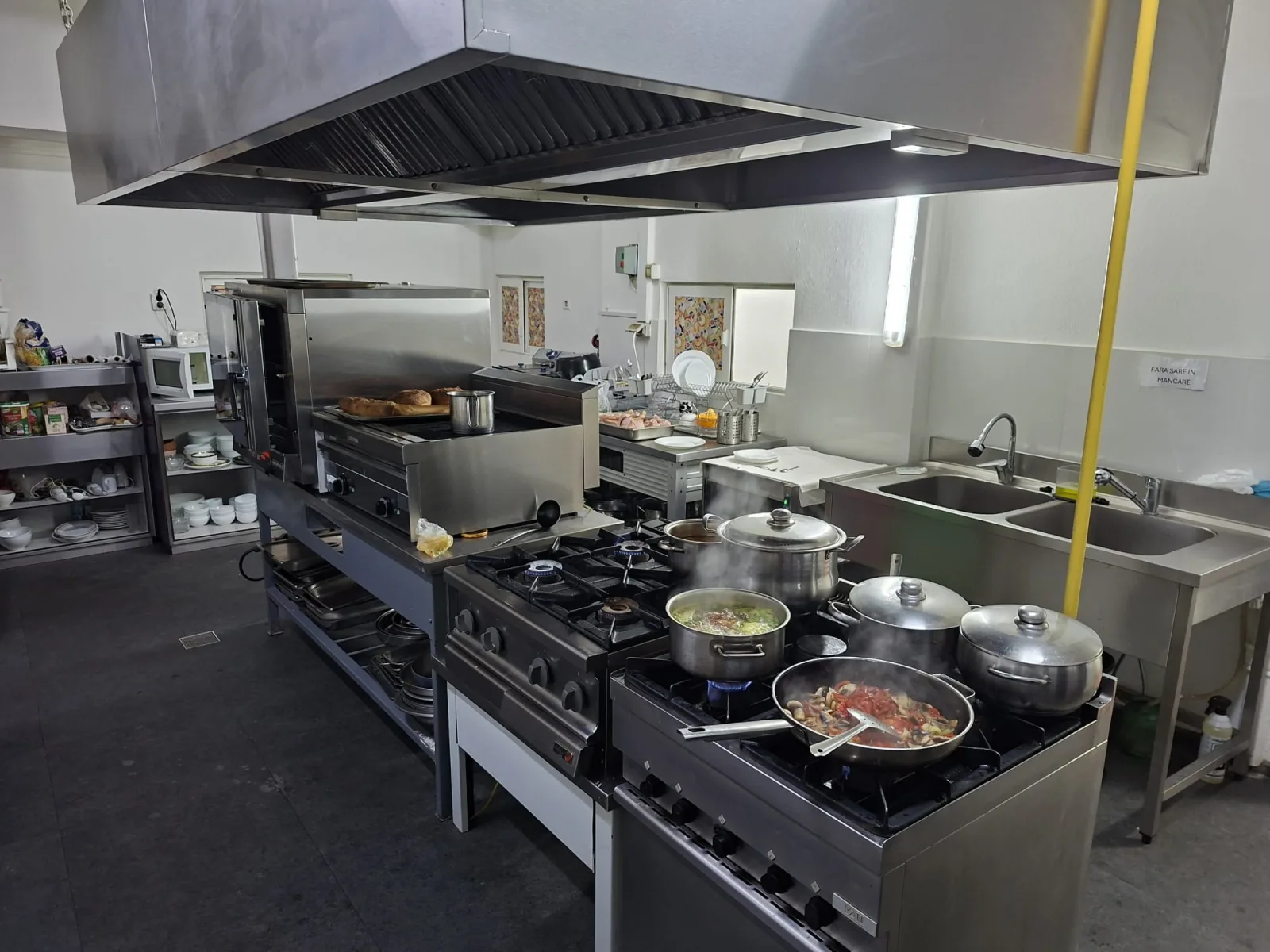 Restaurant Gorjul kitchen support room